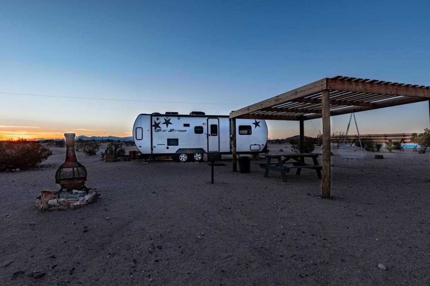 Jt Village Campground - Star Stream Joshua Tree Luaran gambar